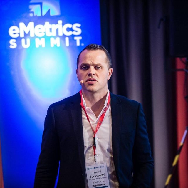 Dimitri Tarasowski speaking at the eMetrics Summit